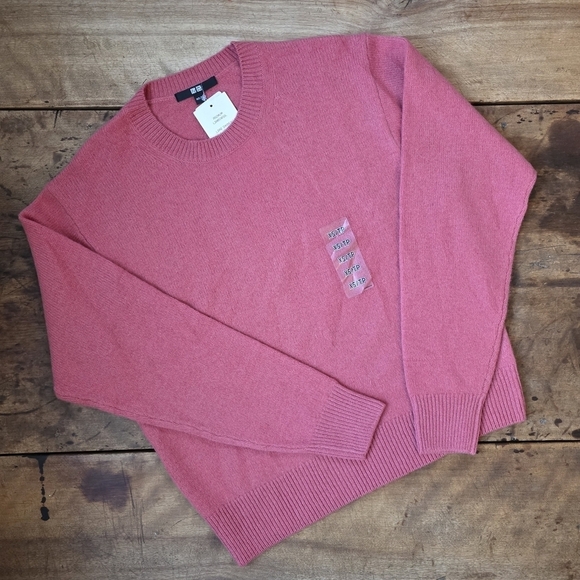 Uniqlo Sweaters - New With Tags: UNIQLO Premium Lambswool Crew Neck Sweater– Size XS – Salmon Pink